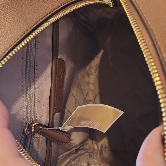 MK medium backpack - Picture 6 of 7